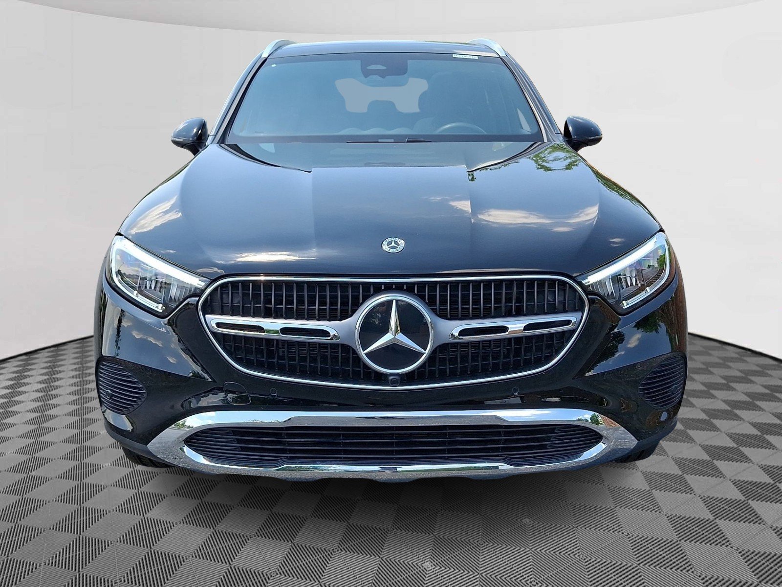 New 2025 Black Mercedes-Benz GLC 300 image 2