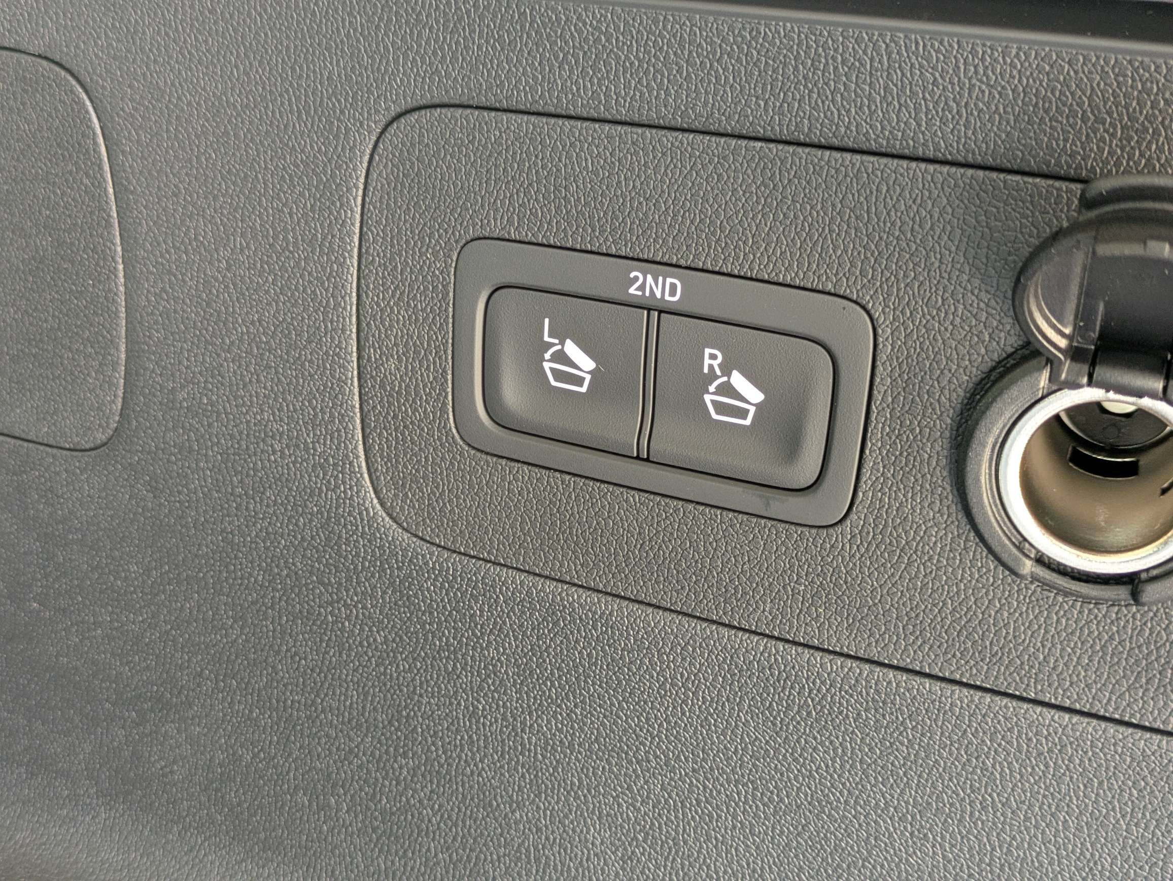 New 2026 Ivory Silver Kia LX image 15