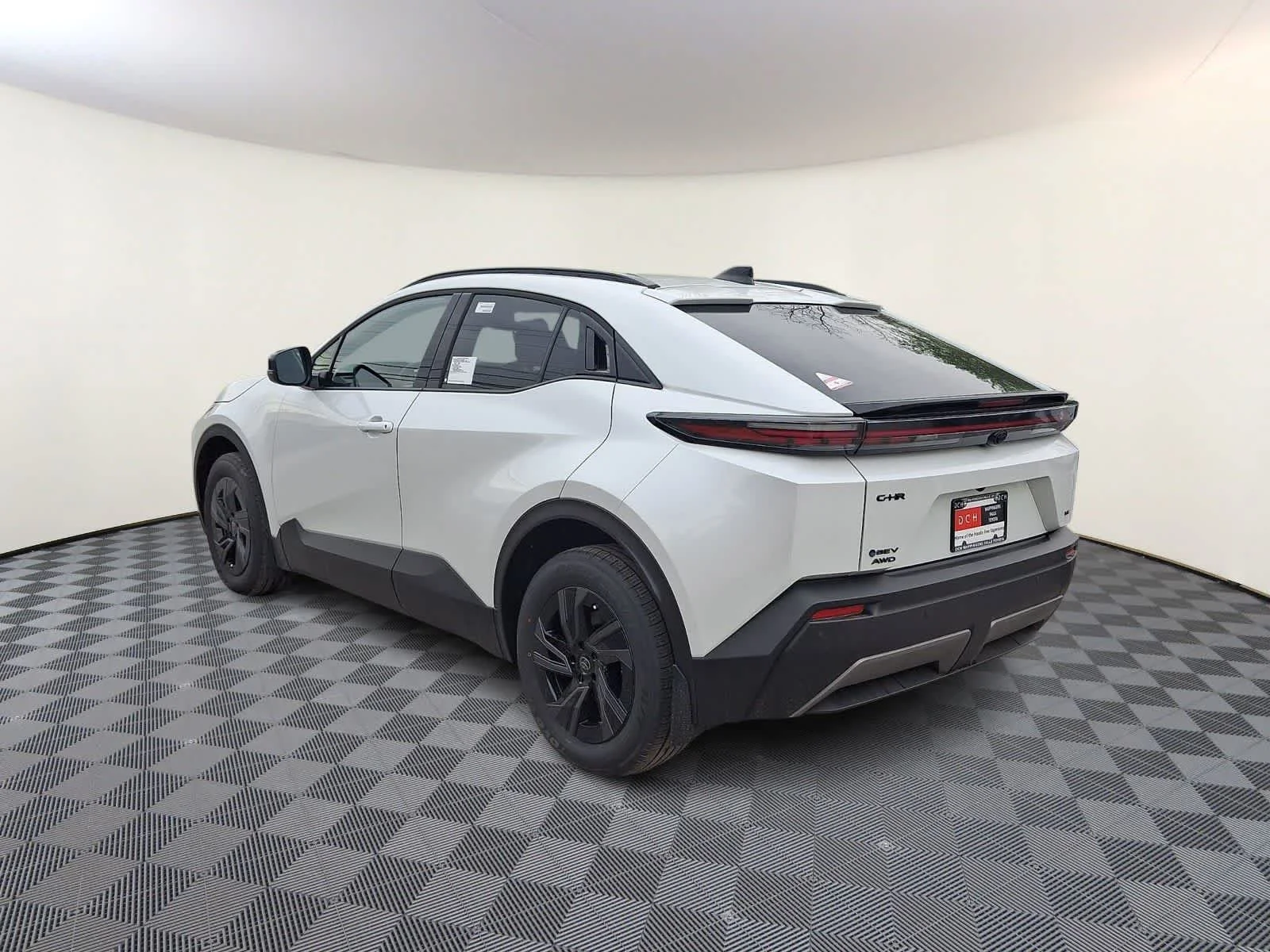 New 2026 Wind Chill Pearl <sup>1</sup> Toyota  SE image 6