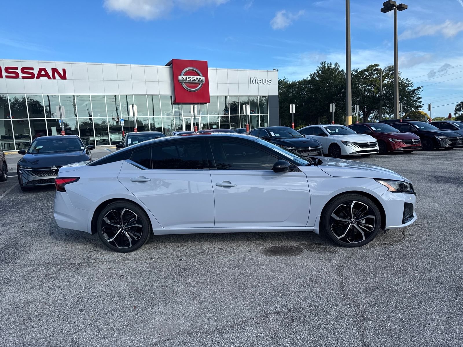 New 2026 Gray Nissan 2.5 SR image 9