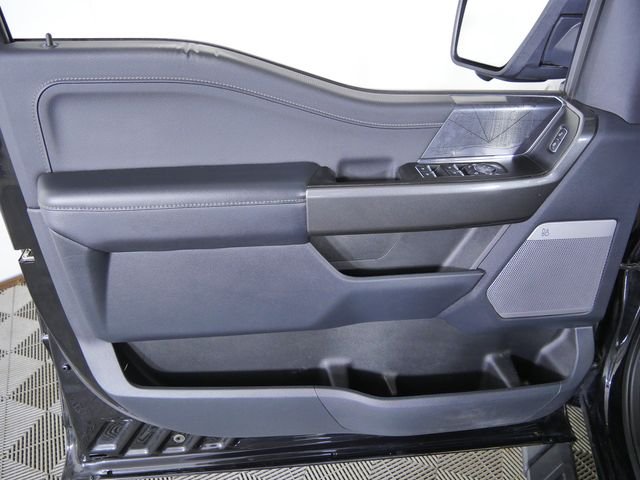 Used 2021 Black Ford XLT image 18