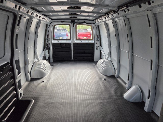 2026 Chevrolet Express Cargo Work Van - Photo 12