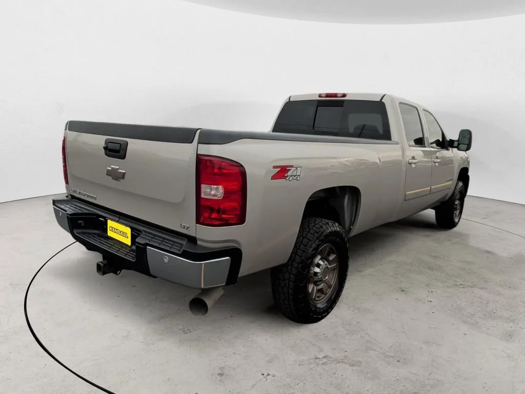Used 2007 Silver Birch Metallic Chevrolet SRW LTZ image 5