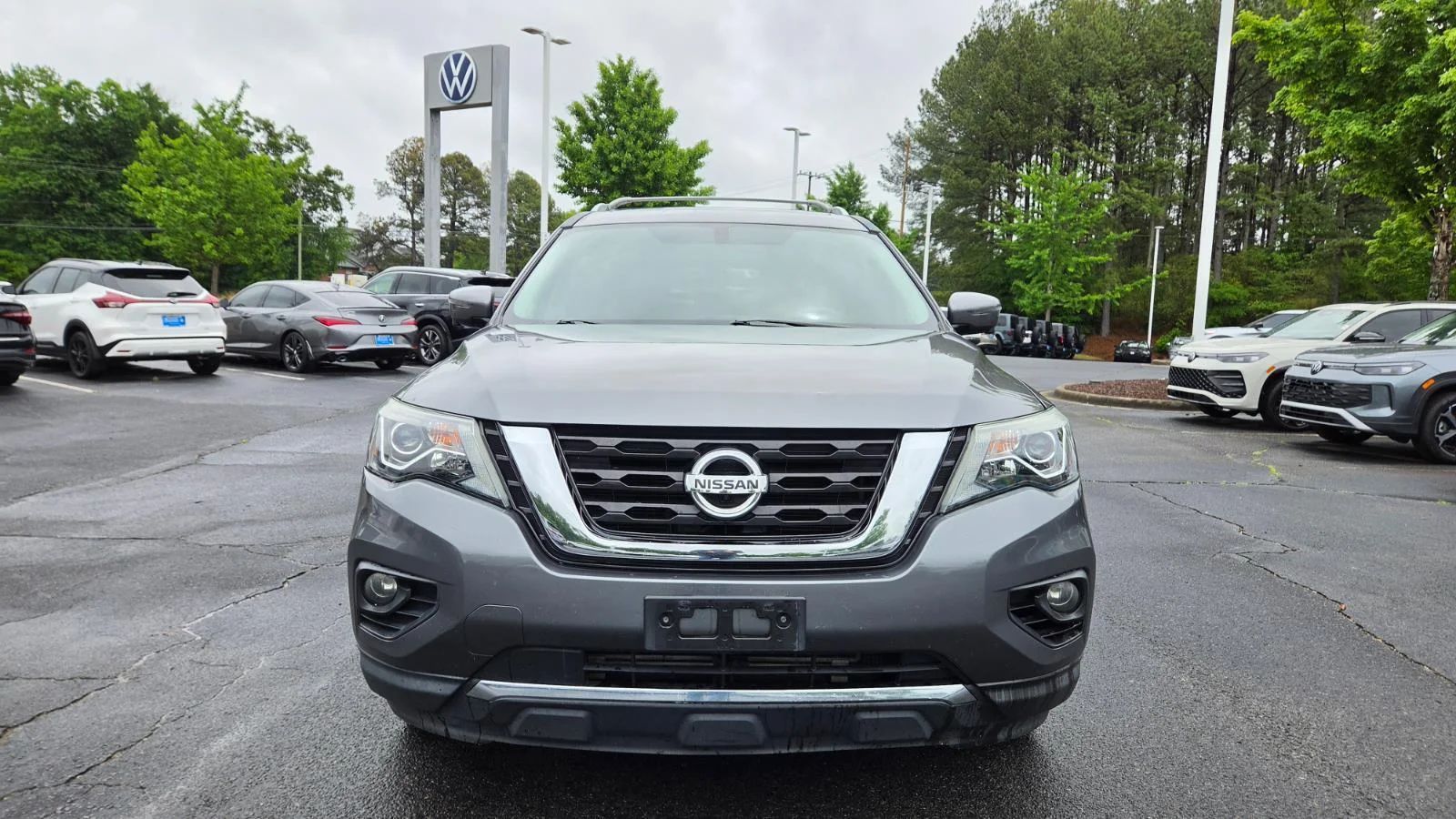 Used 2018 Gun Metallic Nissan Platinum image 9