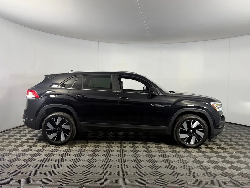 2025 Volkswagen Atlas Cross Sport SE w/Tech - Photo 5