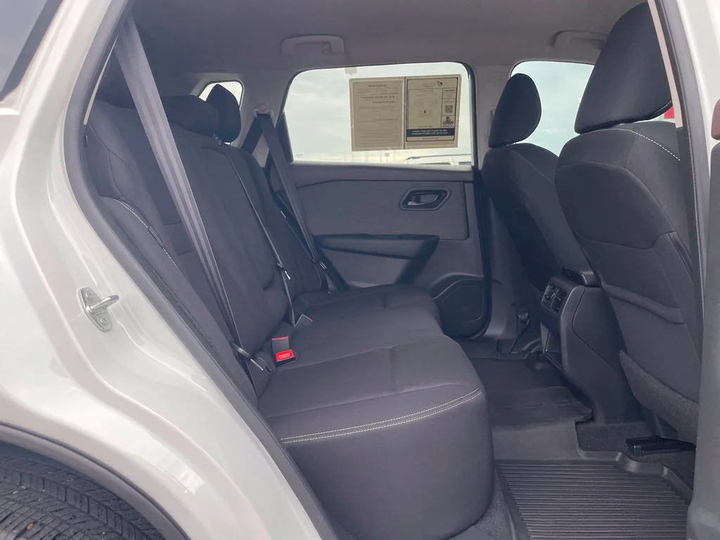 Used 2023 White Nissan S image 23