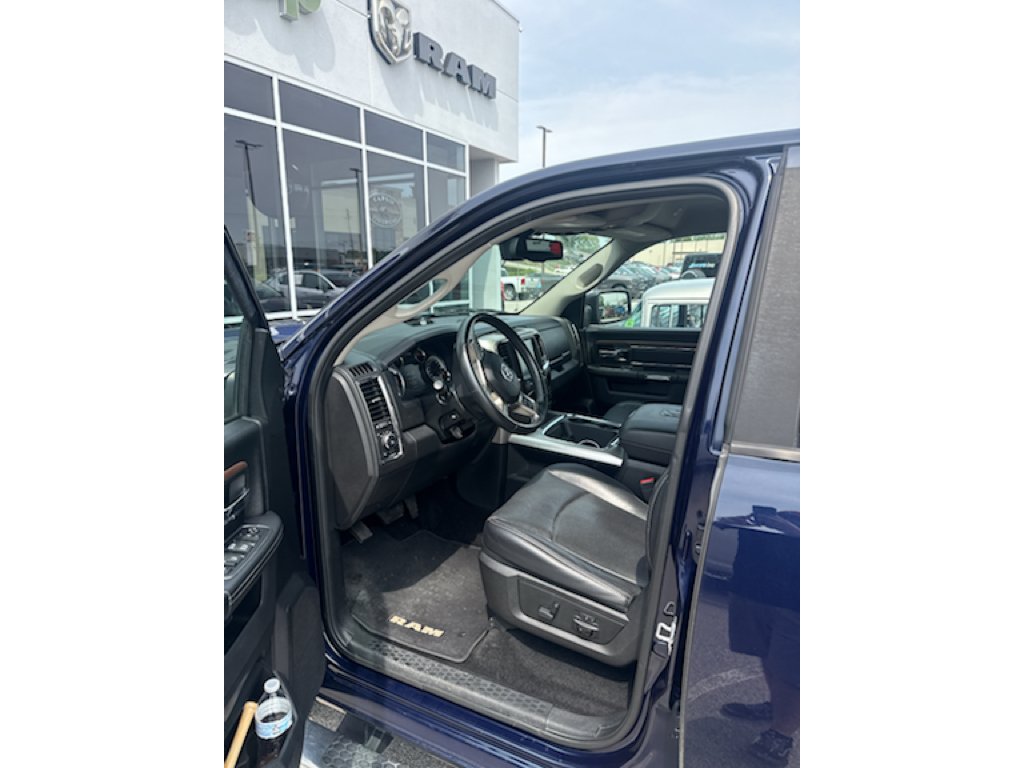 Used 2017 True Blue Pearlcoat Ram Laramie image 2
