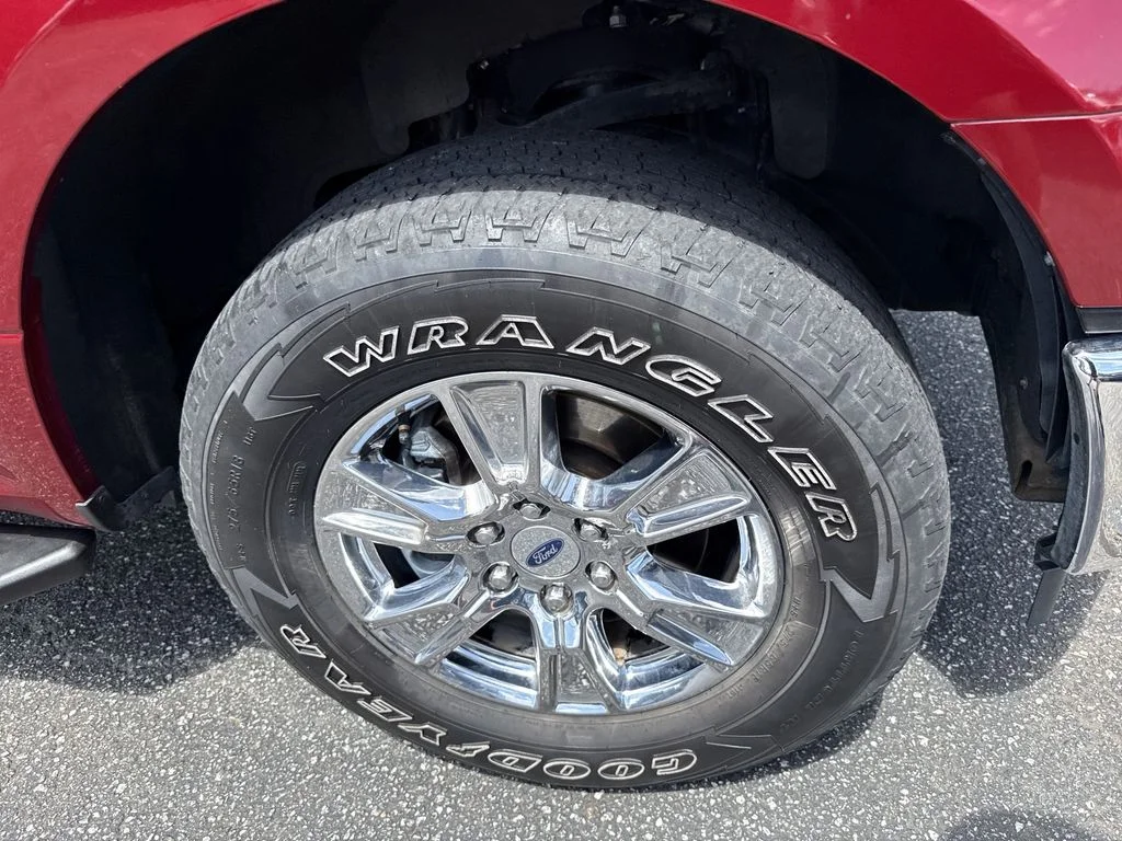 Used 2017 Red Ford XLT image 12