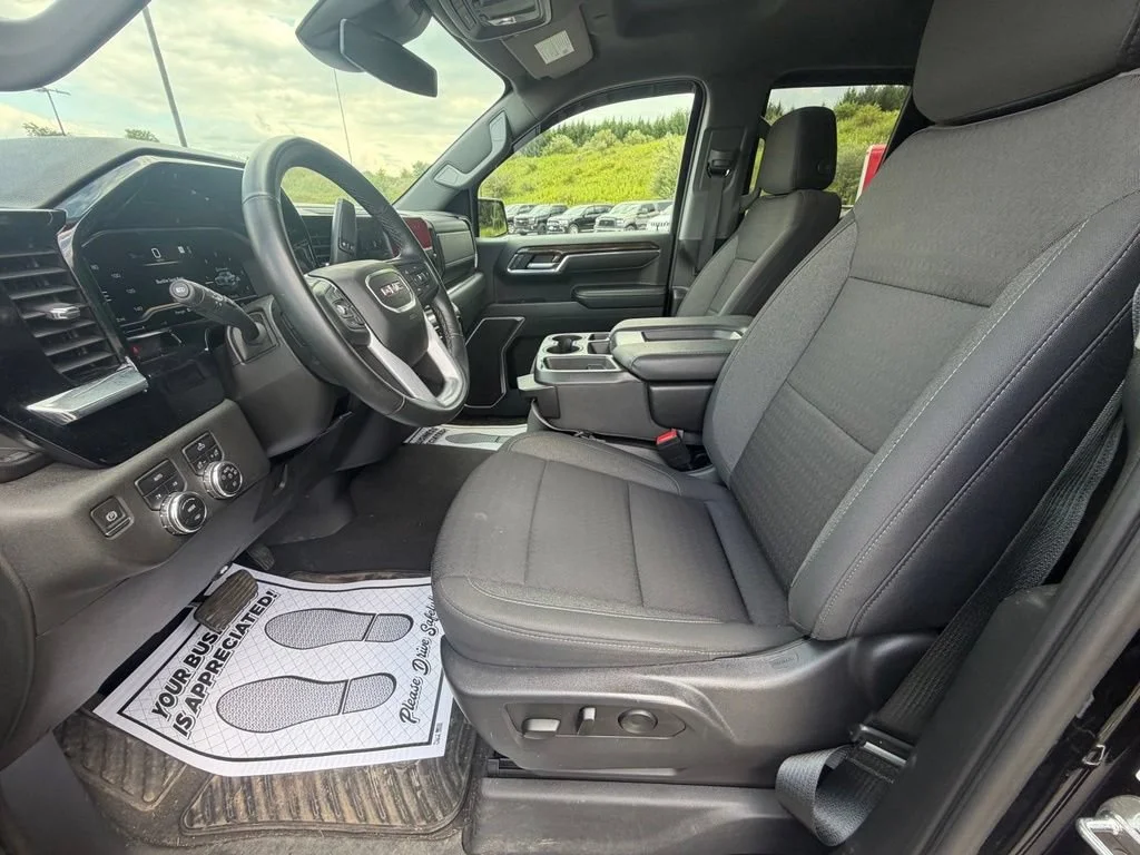 Used 2023 Onyx Black GMC Elevation image 16