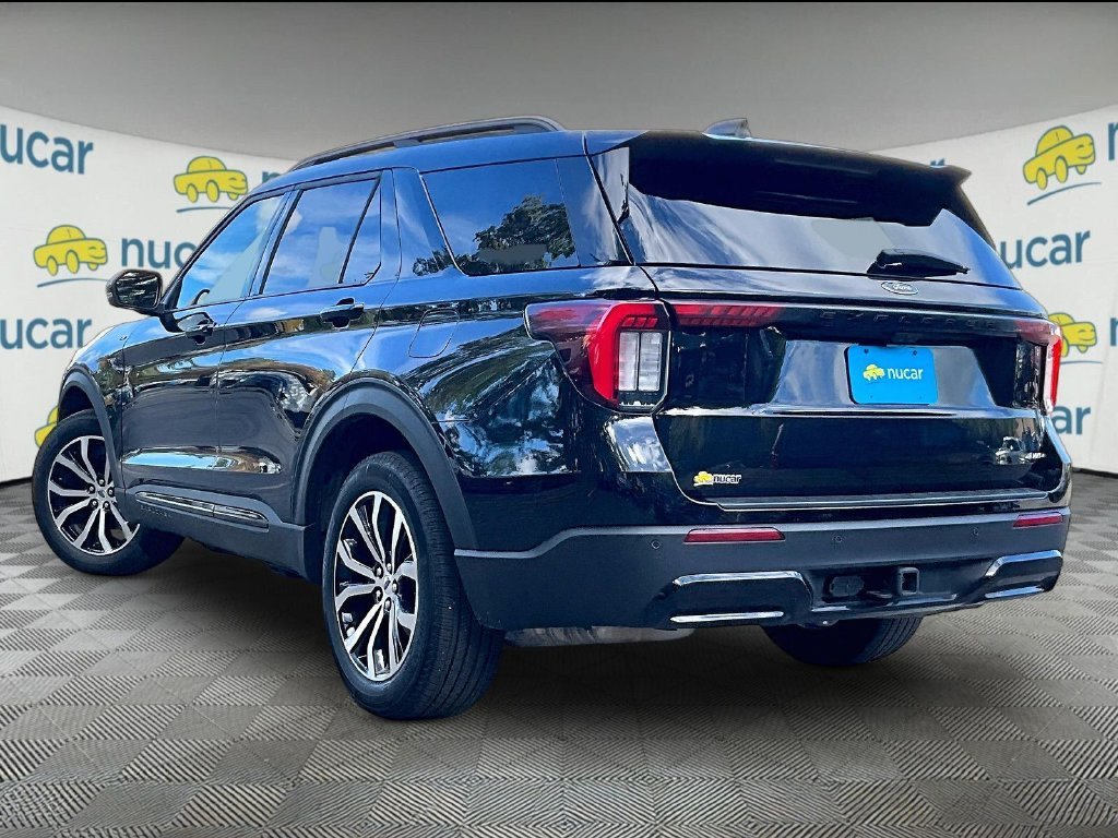 Used 2025 Black Metallic Ford ST-Line image 4