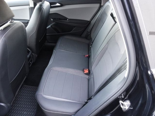Used 2022 Black Volkswagen 1.5T SE image 34