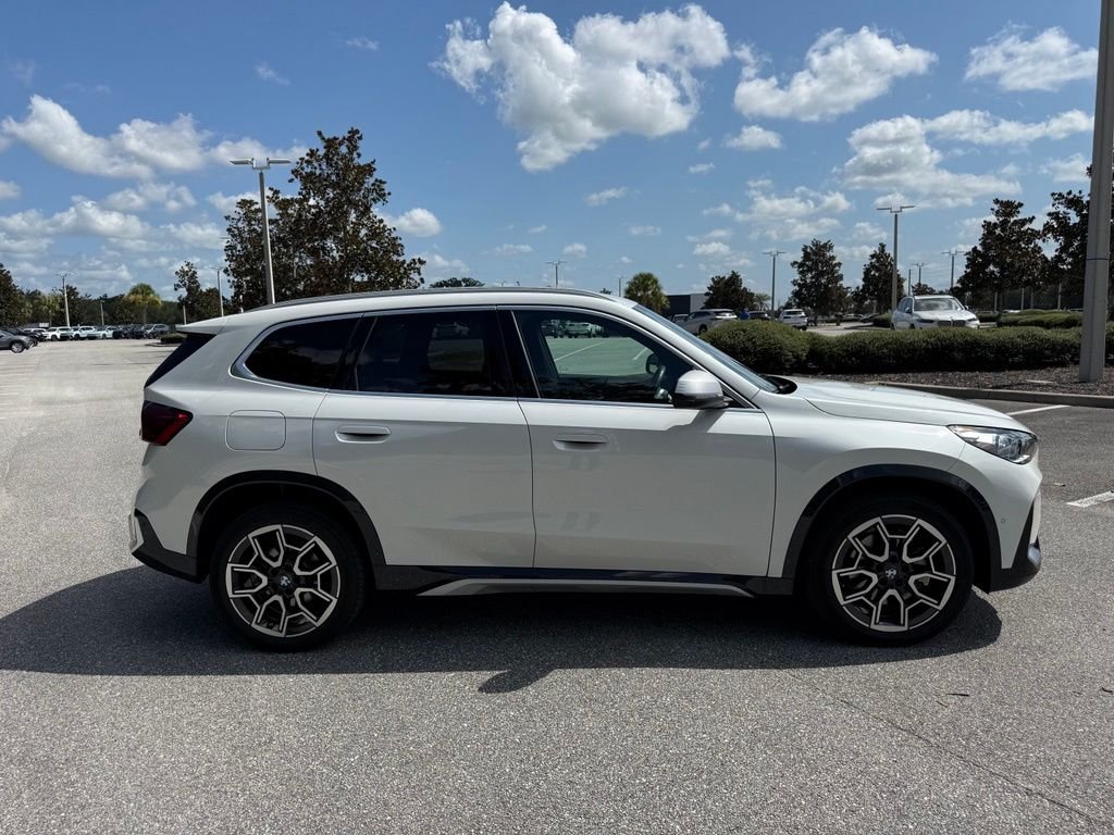Used 2024 Mineral White Metallic BMW xDrive28i image 6