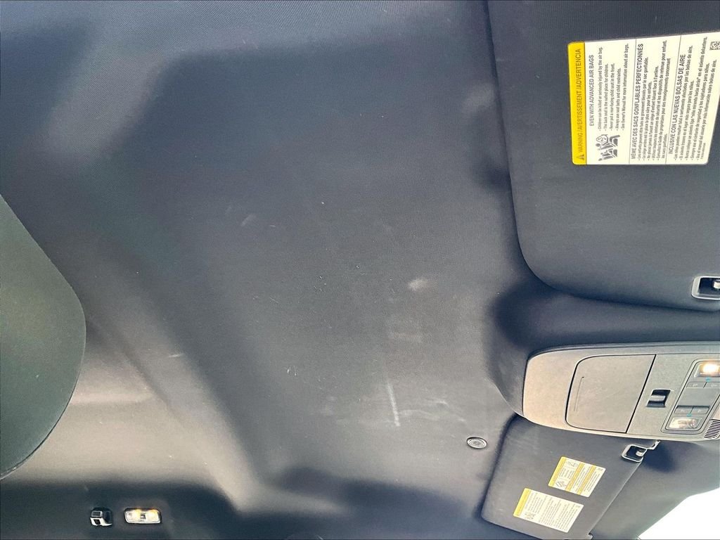 Used 2021 White Ford XLT image 22