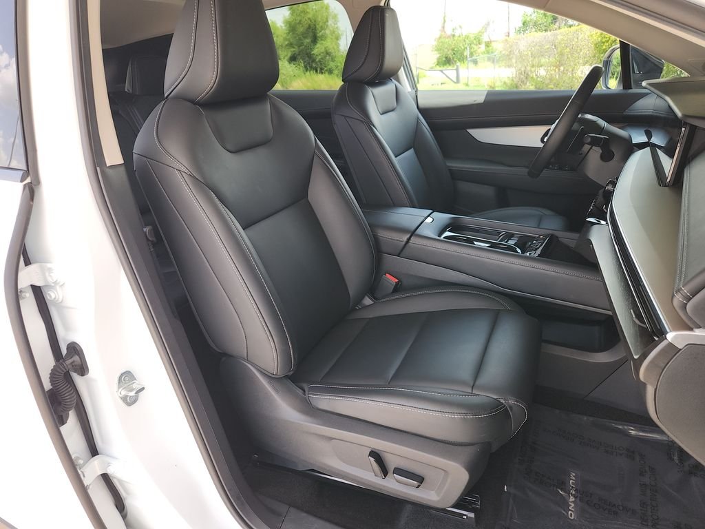 Certified Used 2025 White Nissan SL image 16