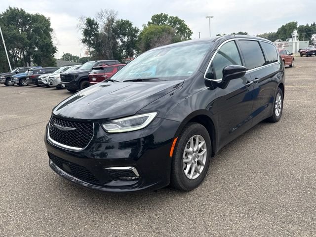 Used 2025 Black Chrysler Select image 8