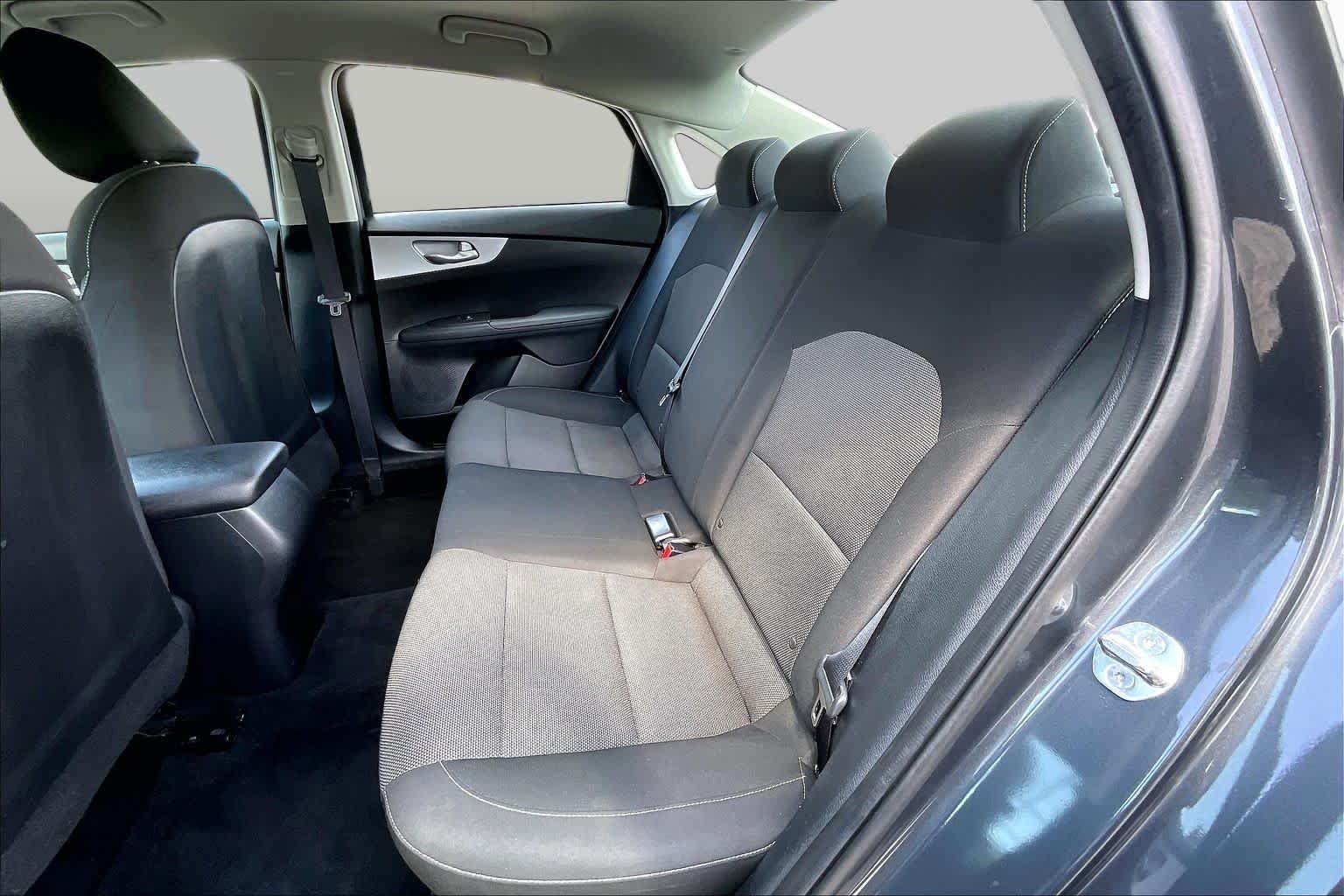 Used 2024 Gravity Gray Kia LXS image 20