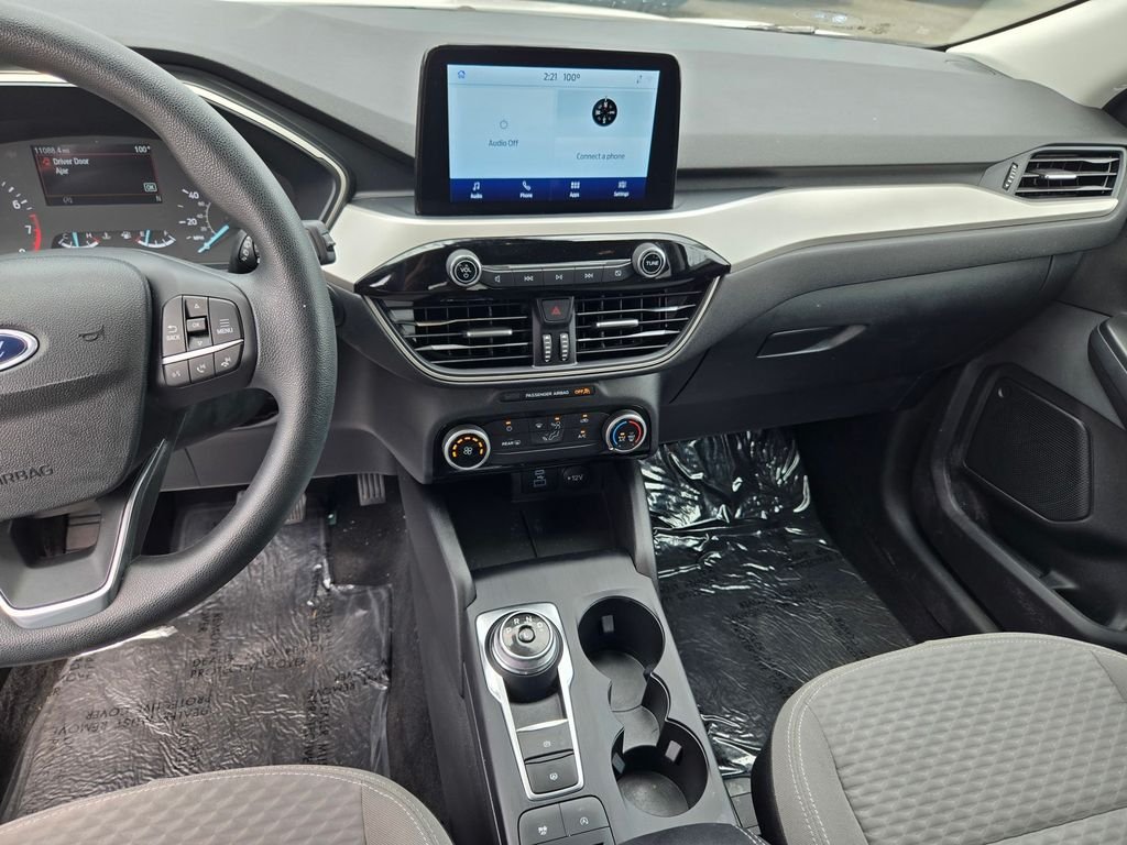 Used 2022 White Ford SE image 17
