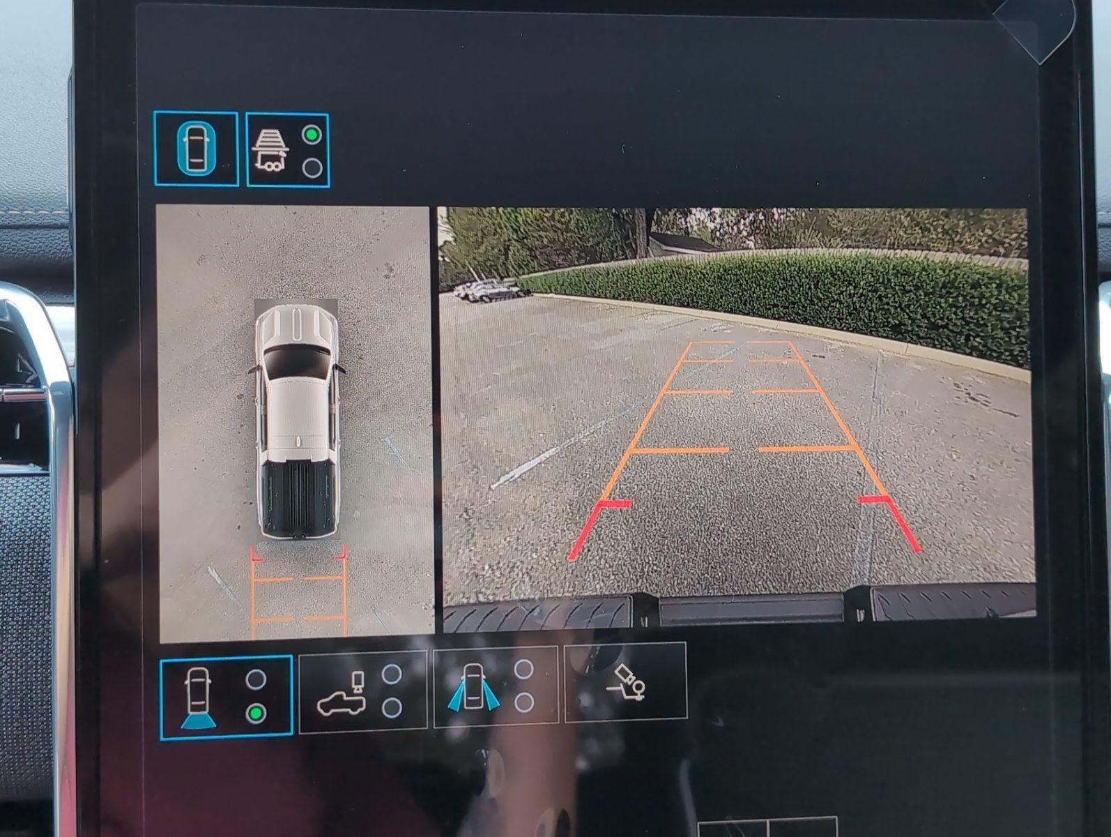 New 2026 Summit White GMC Elevation Standard Range image 10