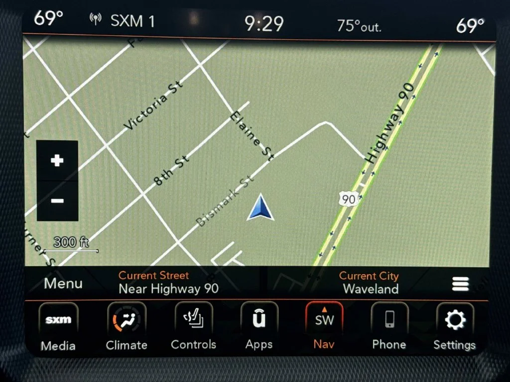 Used 2023 White Jeep Altitude image 51