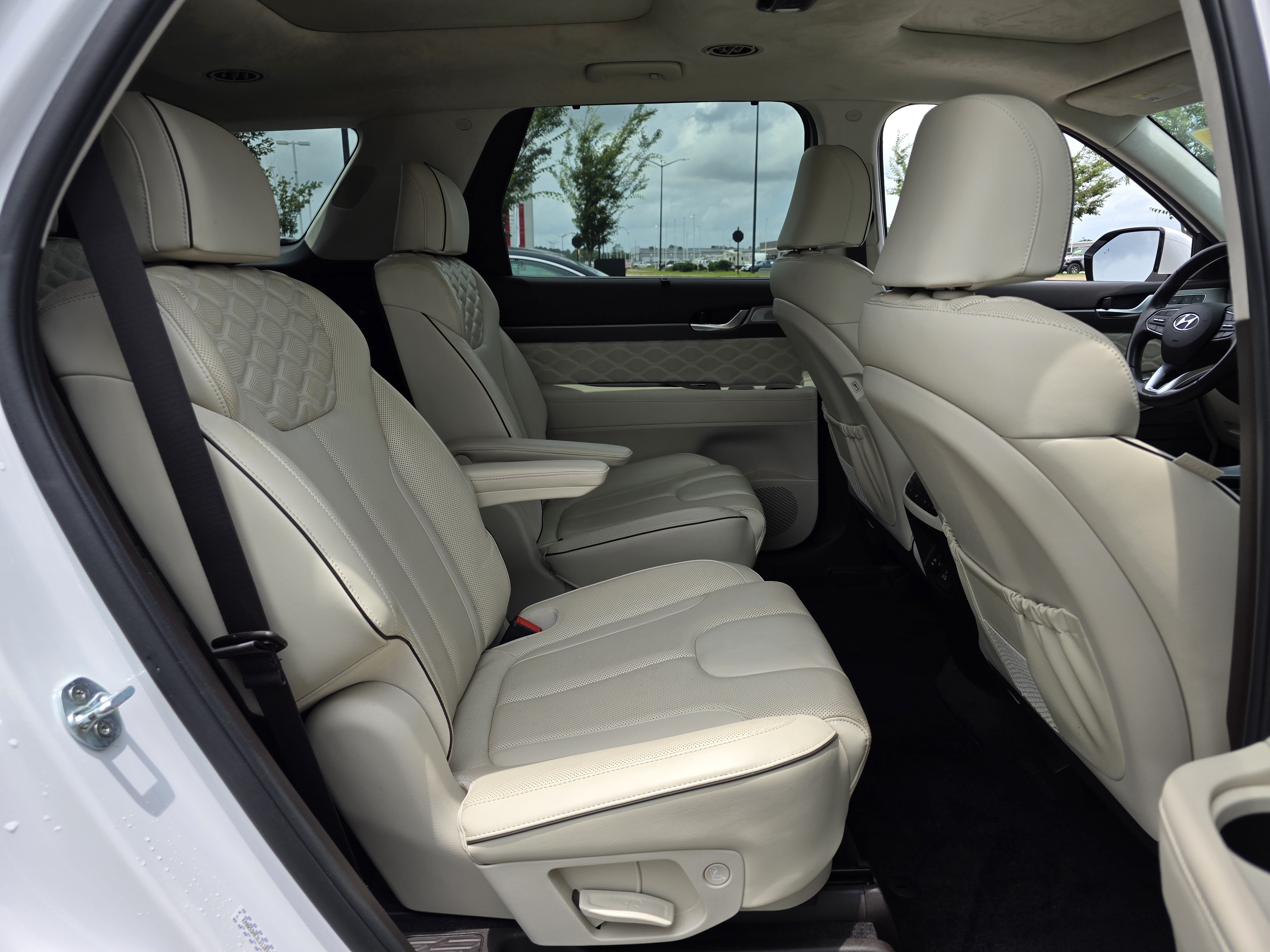 Used 2020 Hyper White Hyundai Limited image 31