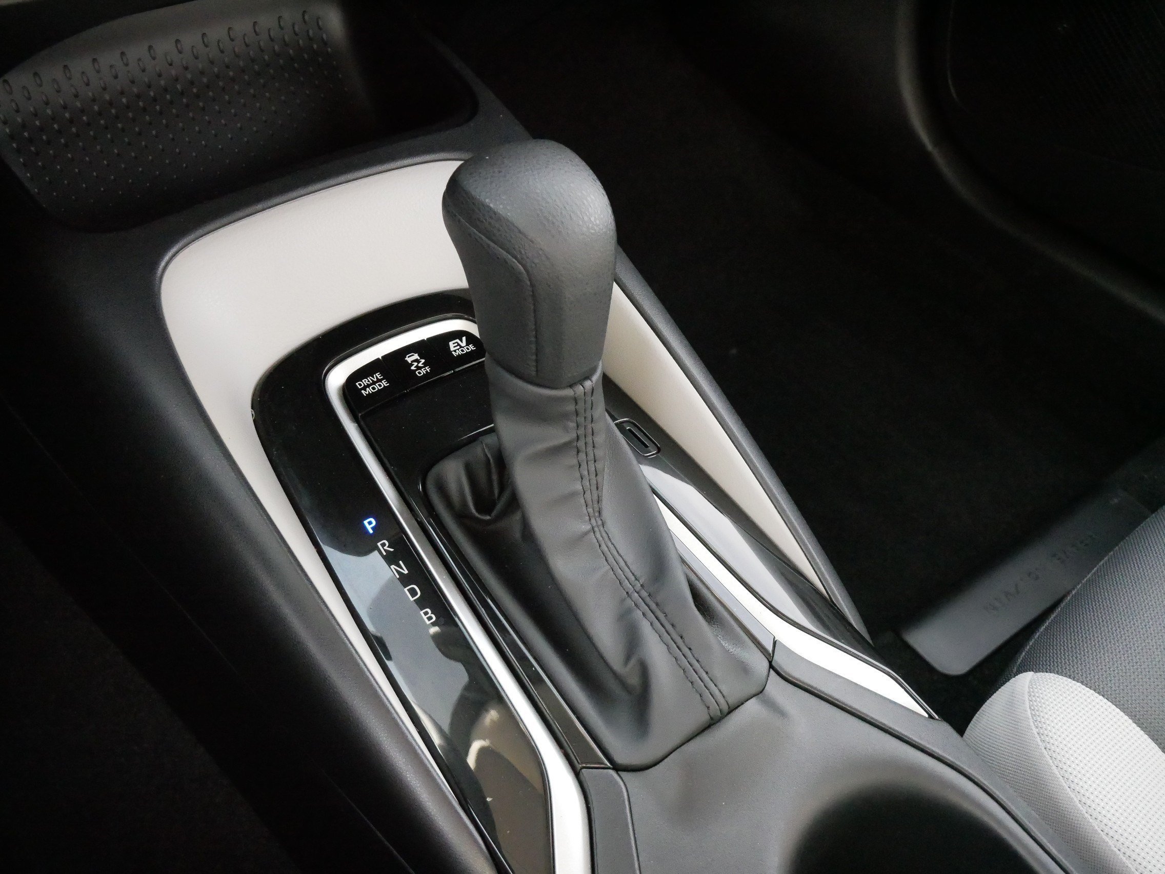 Used 2025 Midnight Black Metallic Toyota Hybrid LE image 24