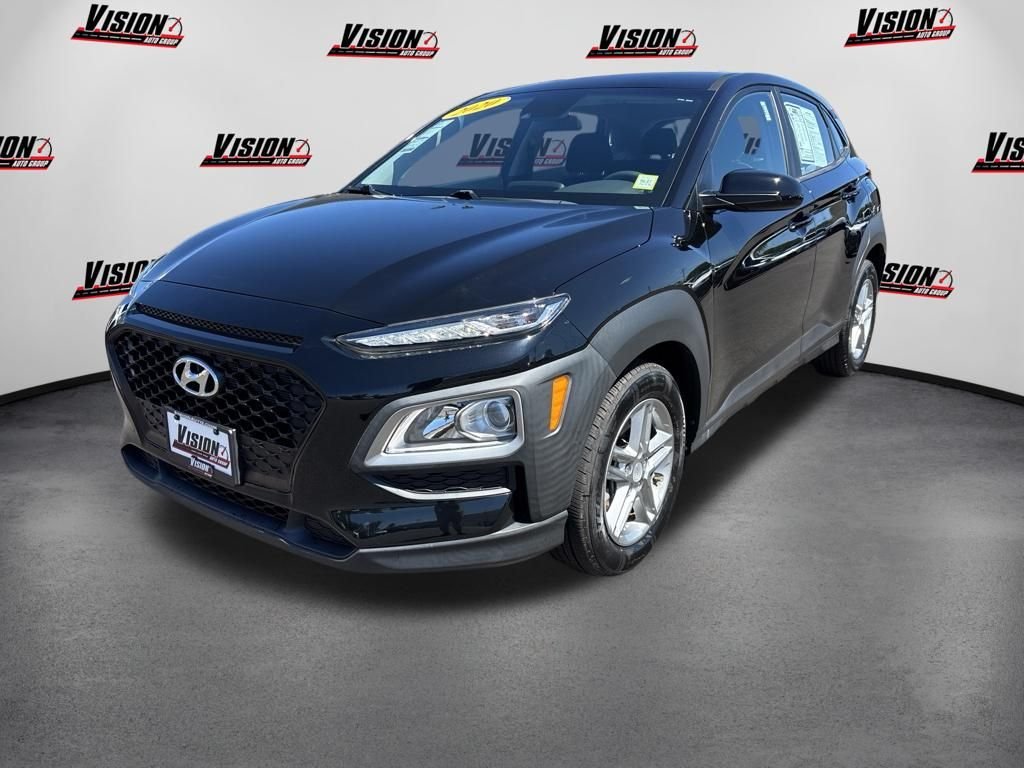 Used 2020 Black Hyundai SE image 1