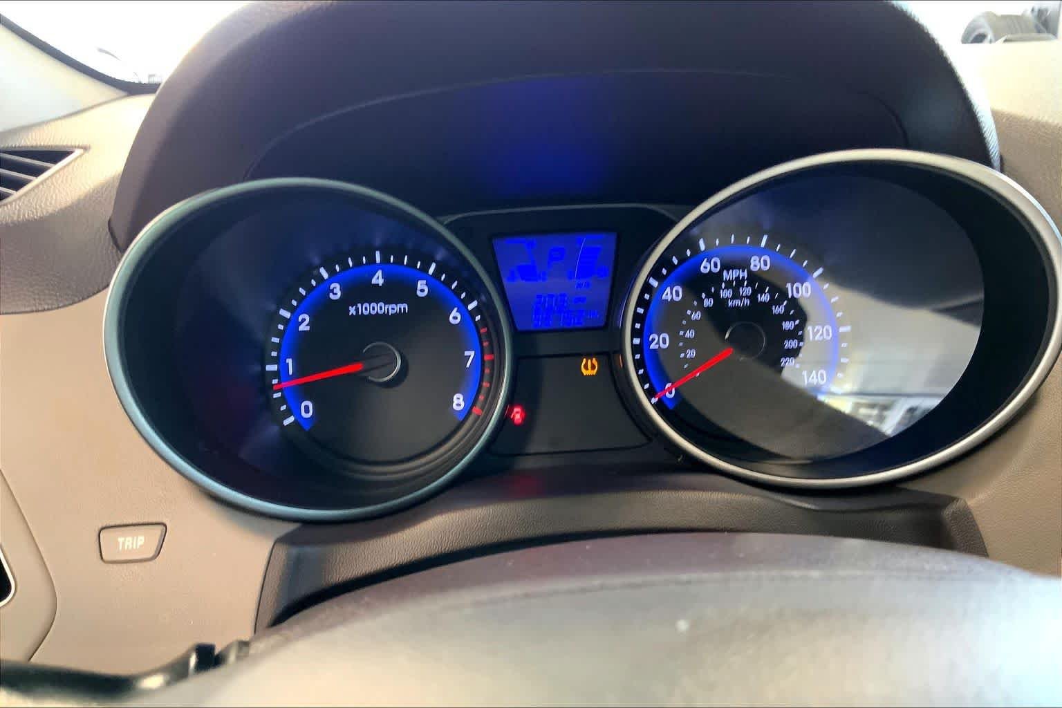 Used 2011 Iris Blue Hyundai GLS image 25