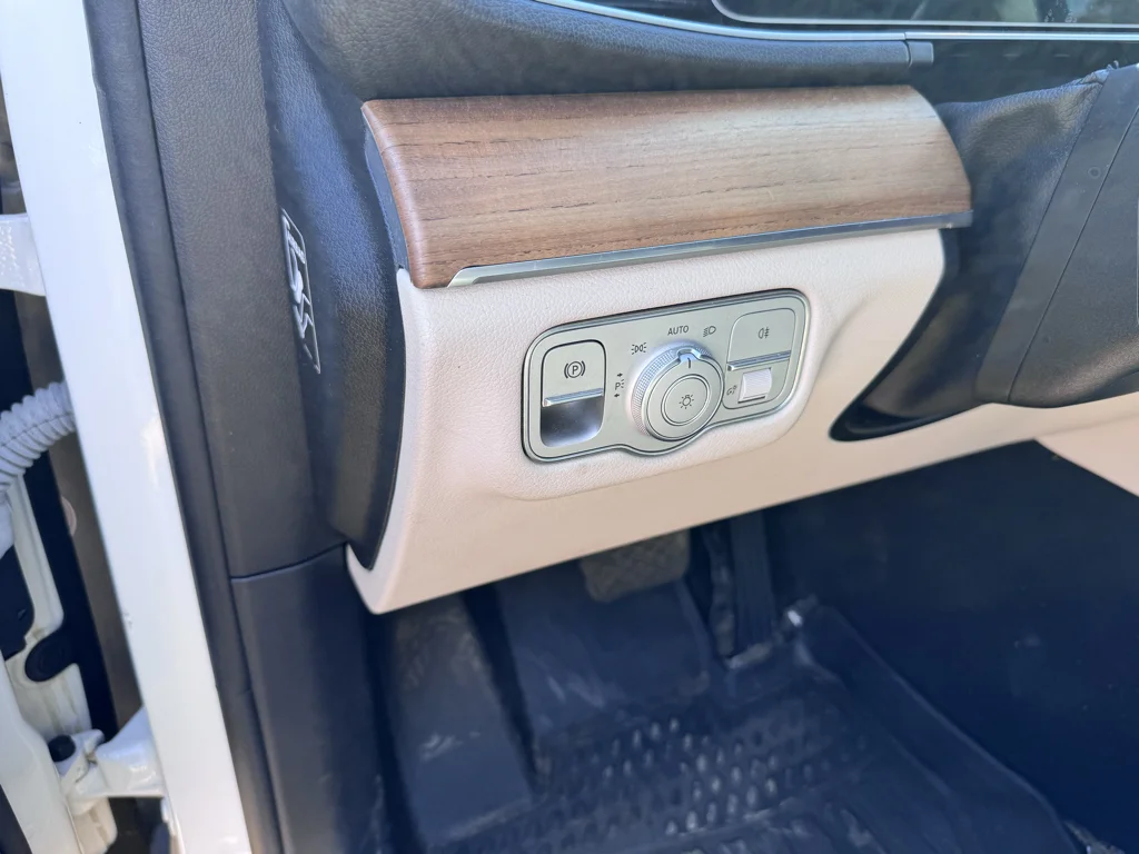 Used 2022 Polar White Mercedes-Benz GLE350 image 12