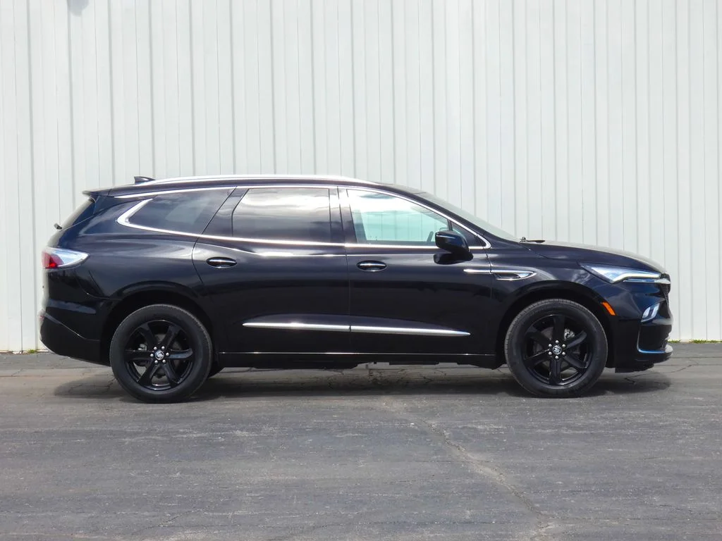 Used 2023 Buick Enclave Essence with VIN 5GAEVAKW5PJ220836 for sale in Kansas City