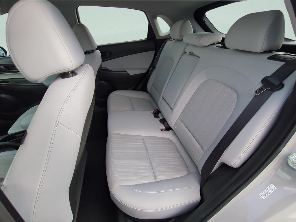 Used 2023 Silver Hyundai SEL image 11