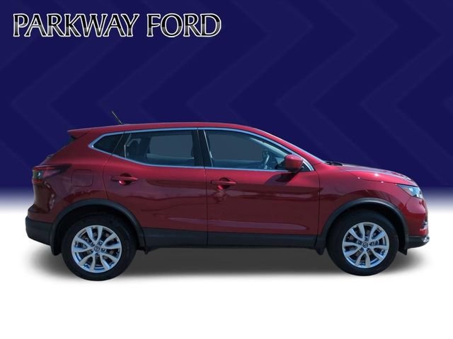 Used 2021 Red Nissan S image 6