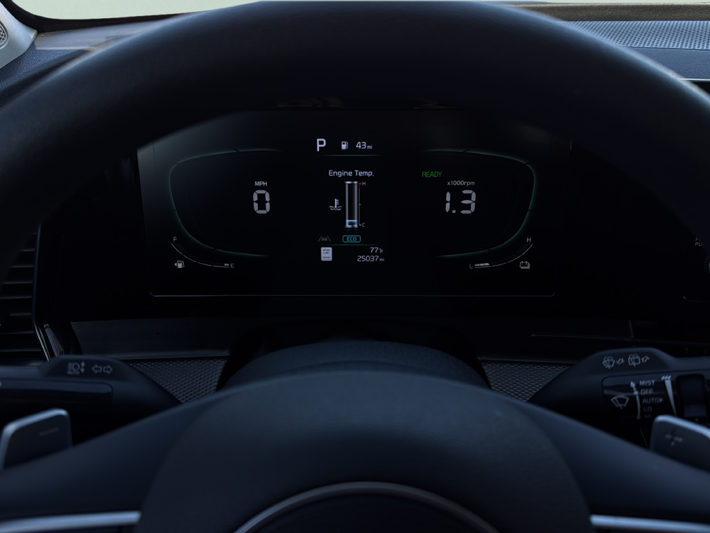 Used 2023 Snow White Pearl Kia LX image 21