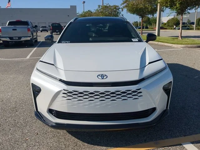 New 2026 Oxygen White Toyota Limited image 9