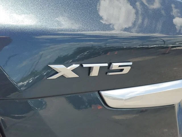 Used 2021 SHADOW METALLIC Cadillac FWD Premium Luxury image 29