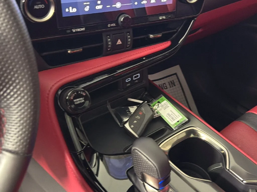 Used 2025 Silver Lexus NX 350 F SPORT Handling image 23