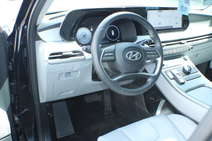 Used 2025 Moonlight Cloud Hyundai SEL Premium 7P image 8