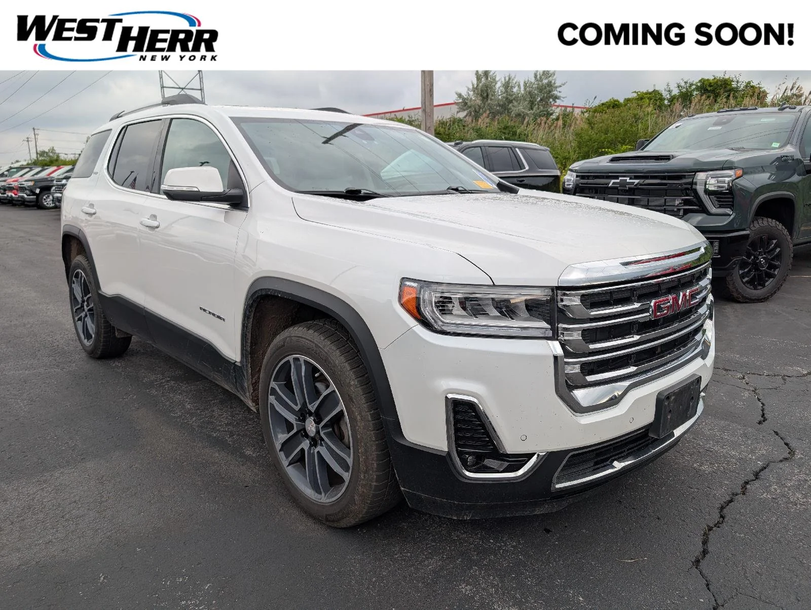 Used 2020 White Frost Tricoat GMC SLT image 1