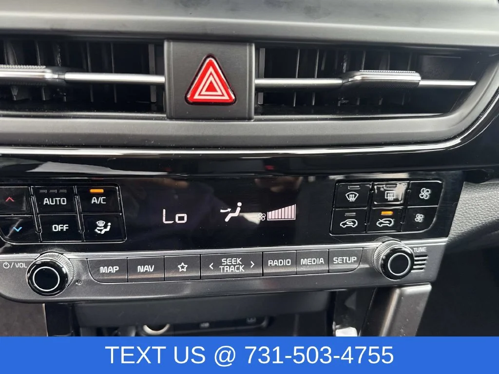 Used 2025 White Kia S image 41