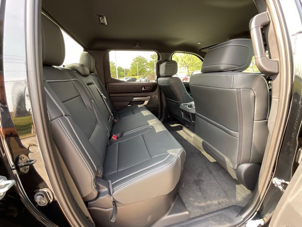 2026 Toyota Tundra SR5 - Photo 18