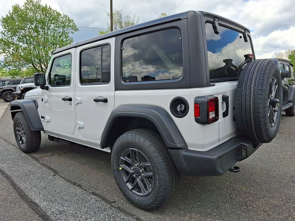 New 2026 Bright White Clear-Coat Exterior Paint Jeep Sport S image 3