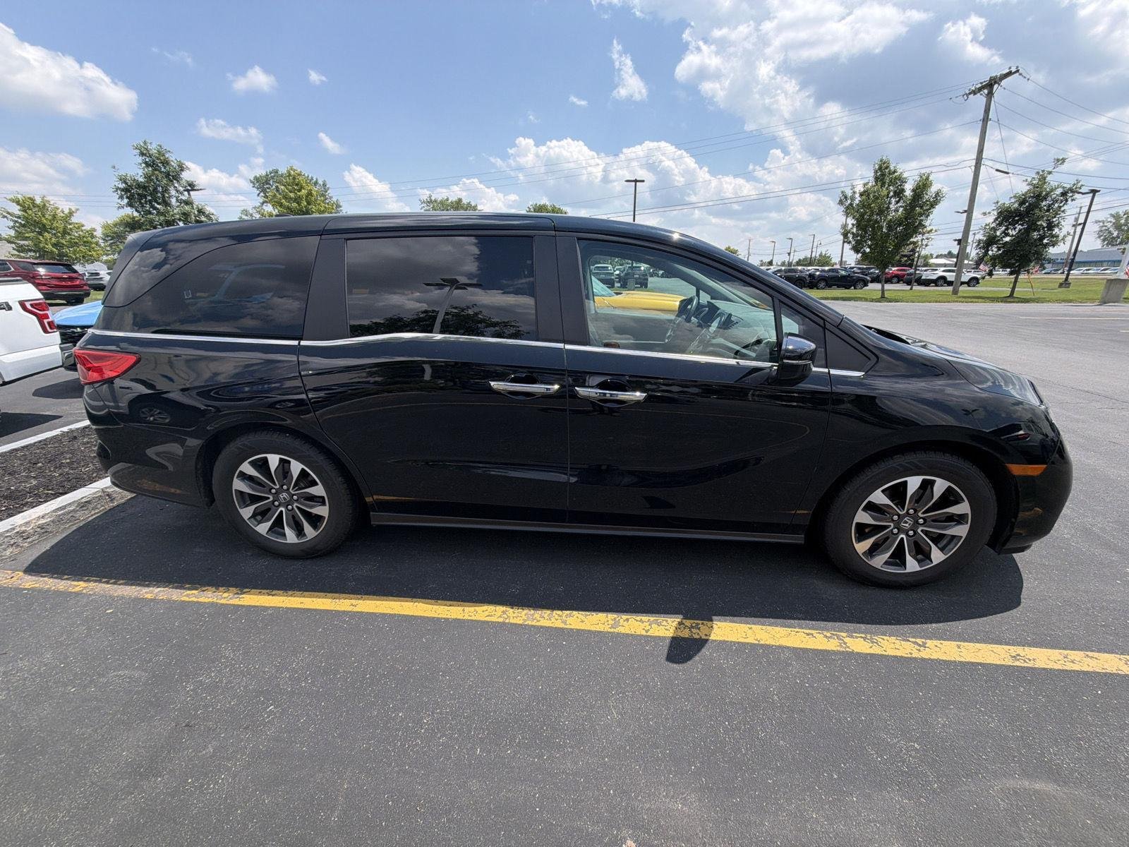 Used 2024 Crystal Black Pearl Honda EX-L image 9