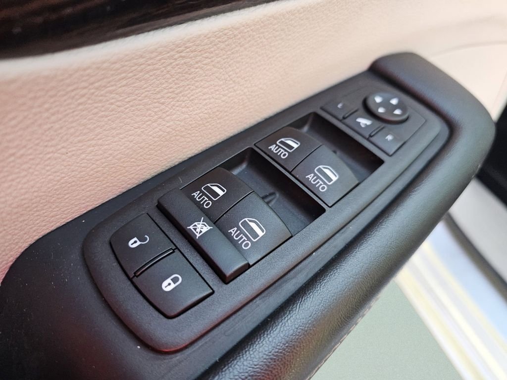 2023 Chrysler Pacifica Limited - Photo 31