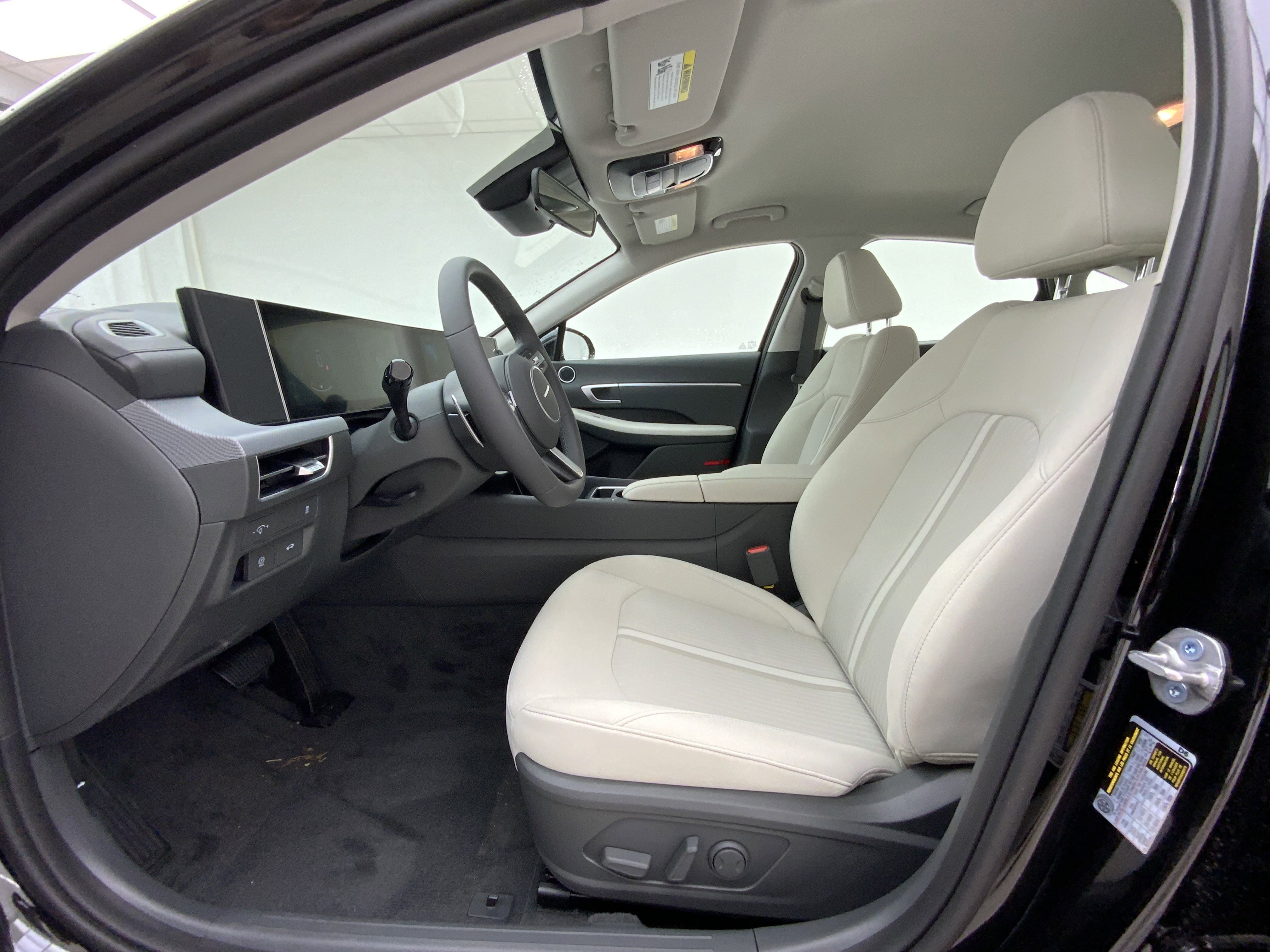 New 2026 Abyss Black Hyundai SEL Sport image 12