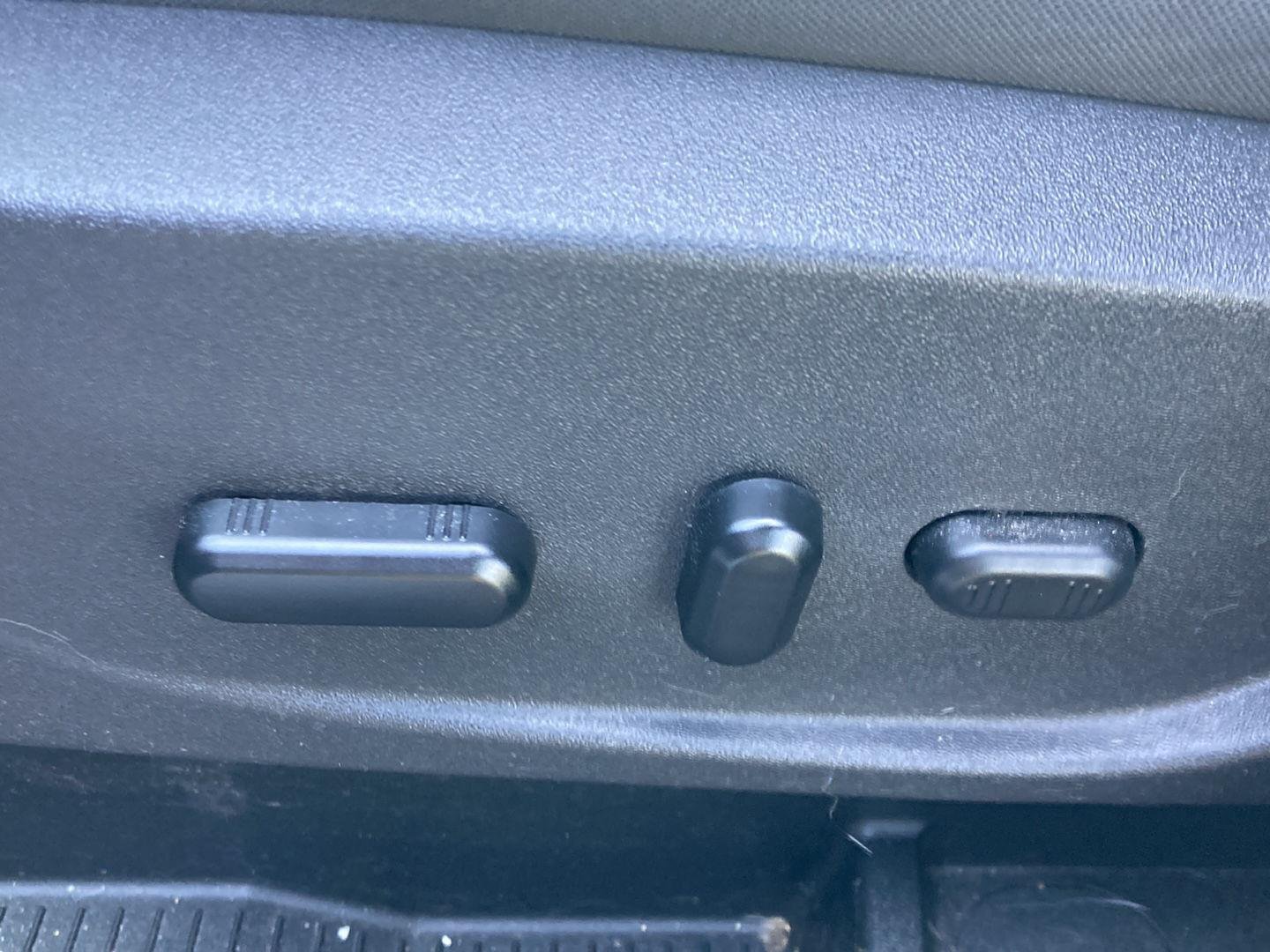 Used 2019 Magnetic Ford SE image 14