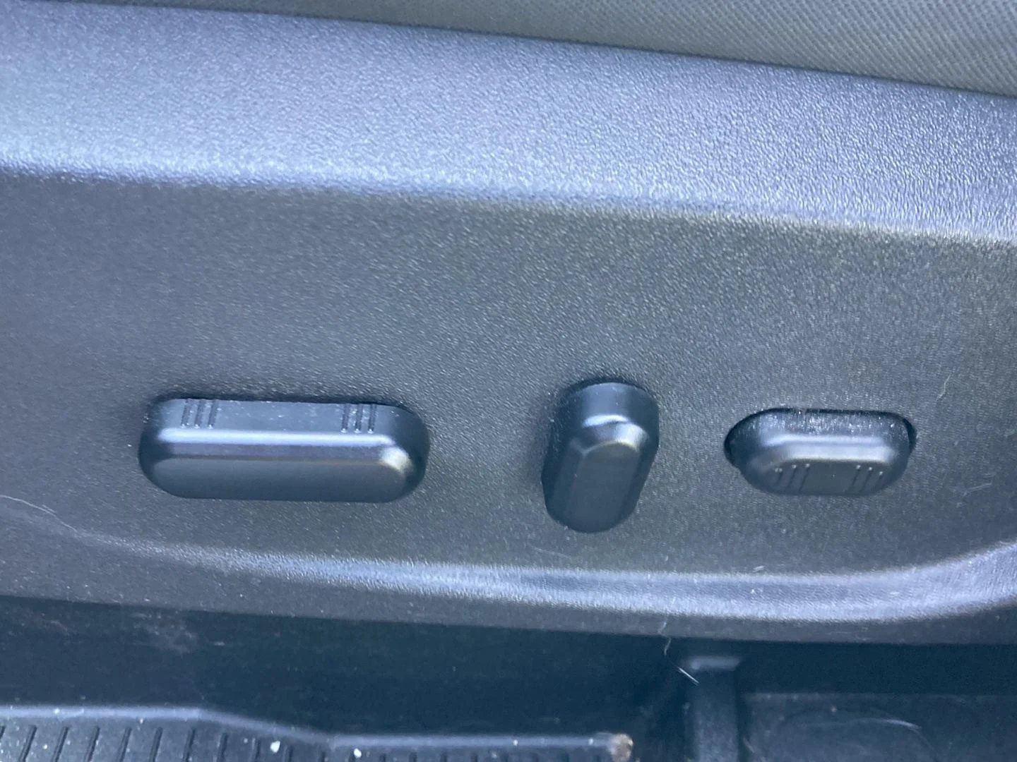 Used 2019 Magnetic Ford SE image 14