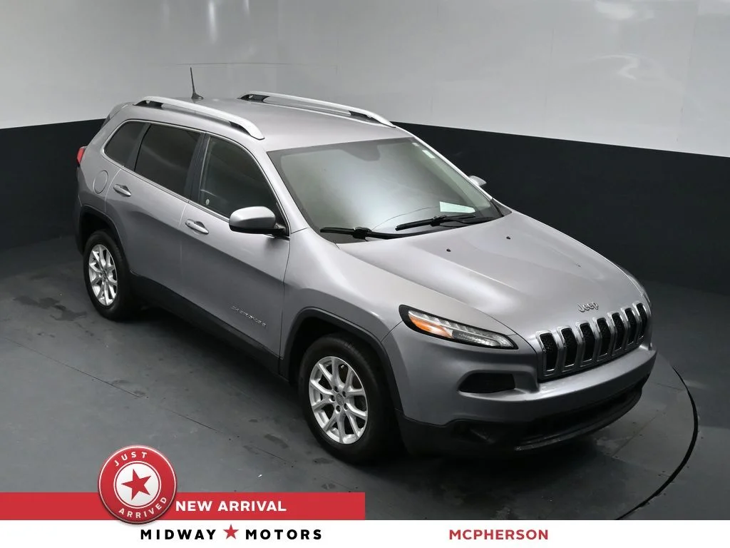 Used 2018 Silver Jeep Latitude Plus image 1