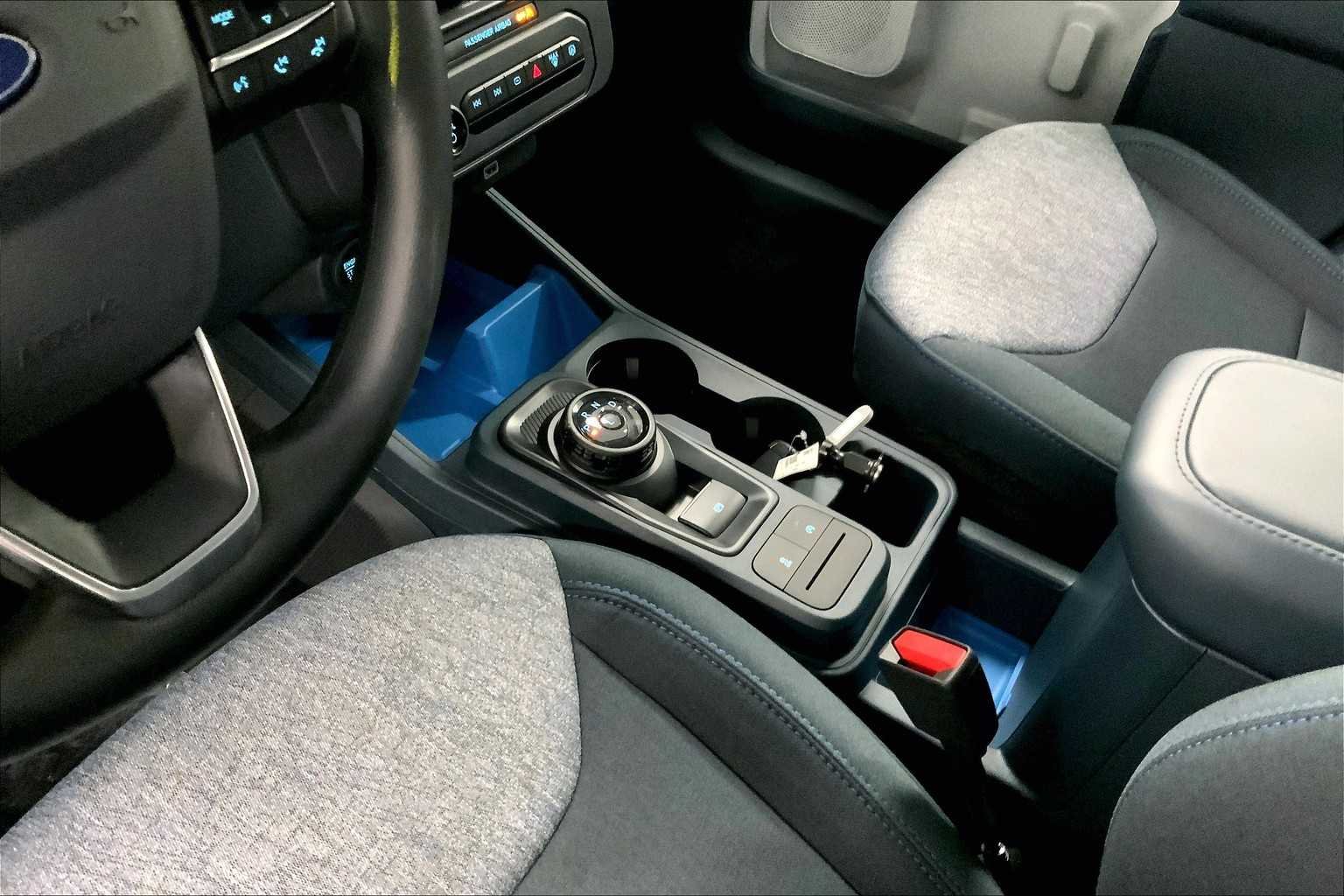 2025 Ford Maverick XLT - Photo 6