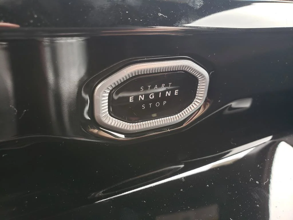 New 2026 Velvet Red Pearl-Coat Exterior Paint Jeep Limited image 21
