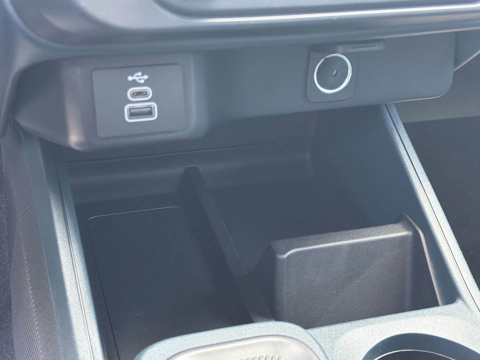 New 2026 Carbonized Gray Metallic Ford XL image 9