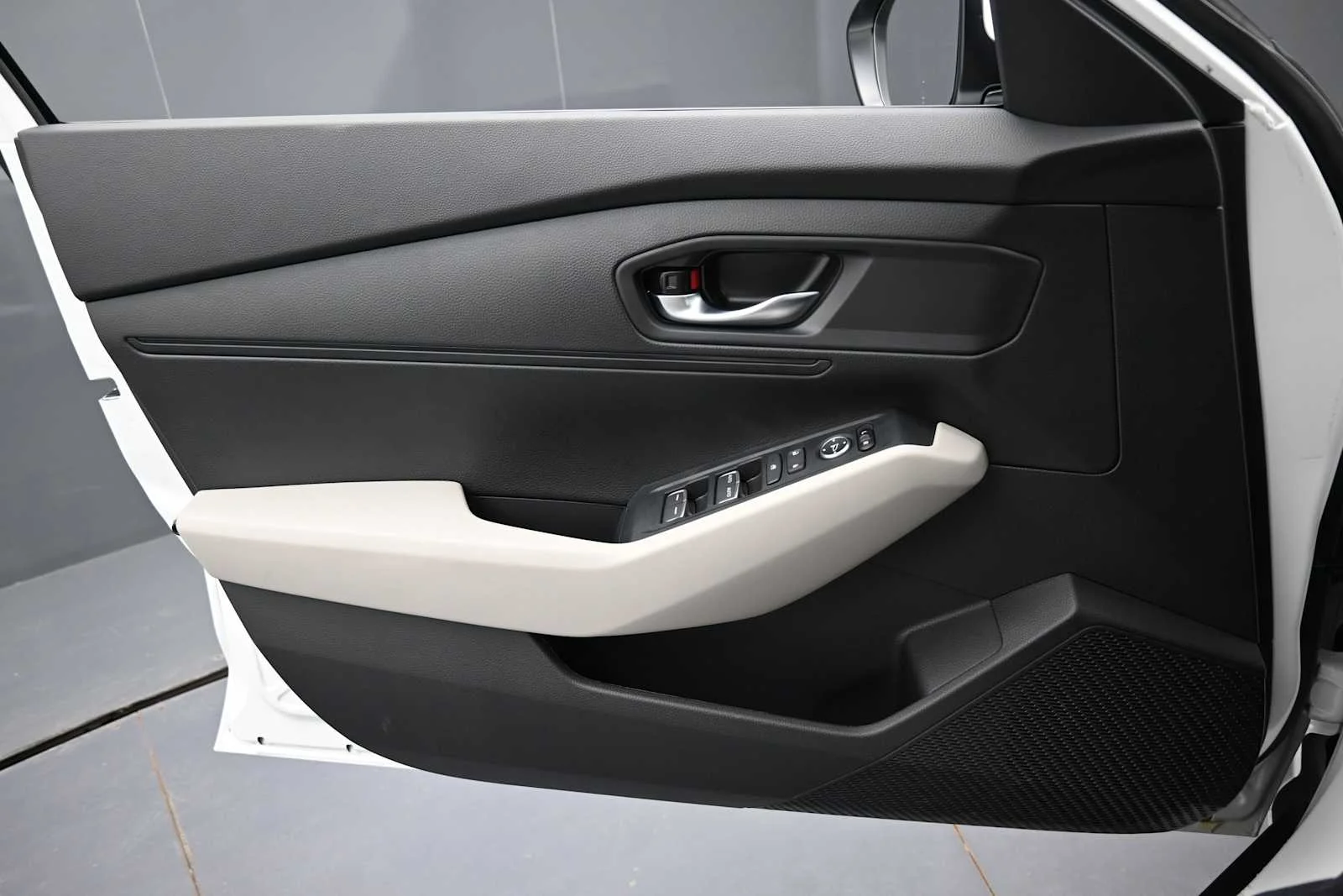 New 2026 Platinum White Pearl Honda LX image 11